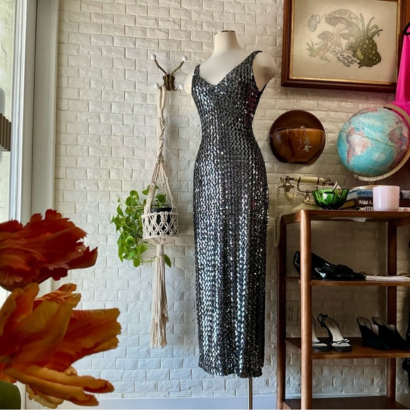 Vintage 1990s Climax by David Howard Body Contour Sequin Sleeveless Gown - Picture 3 of 15